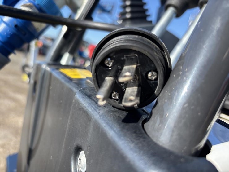 2022-bobcat-e10e-hydraulic-excavator-image-37