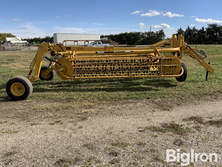 2012-vermeer-r2800-image-4