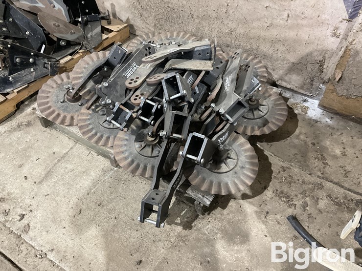 yetter-2555-no-till-coulter-attachment-image-1
