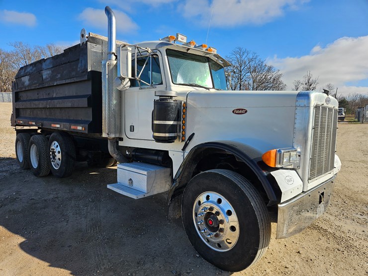 peterbilt-379-image-24