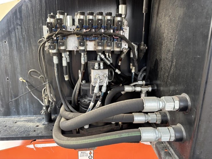 2013-jlg-400s-image-26