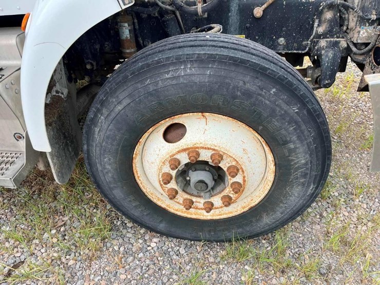 2012-peterbilt-337-image-4