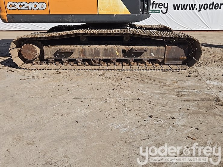 2021-case-cx210-lc-image-25