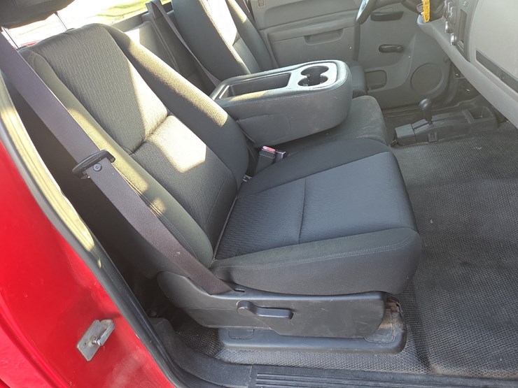 2010-chevrolet-2500hd-image-28