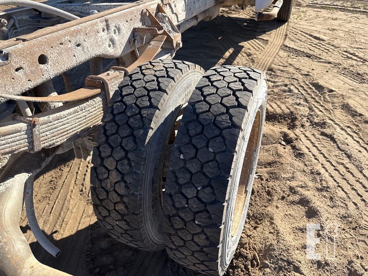 ford-f550-xl-image-12