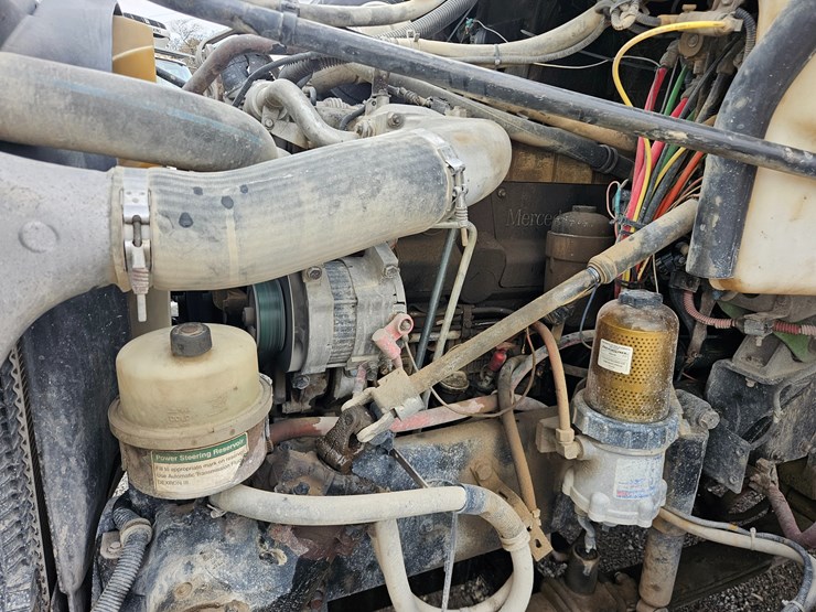 freightliner-columbia-112-image-52