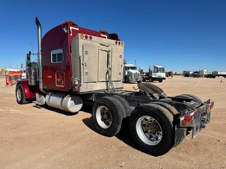 2004-peterbilt-379-image-2