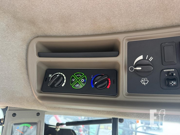 2012-case-ih-steiger-600-quadtrac-image-28