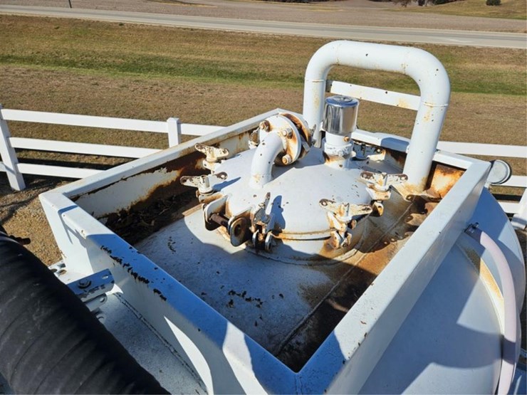 #3272-•-1983-presvac-systems-sewer-vac-image-28