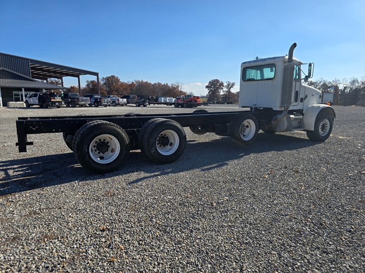 peterbilt-357-image-33