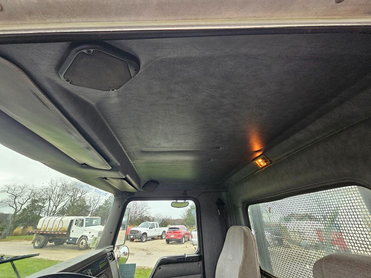 kenworth-t300-image-51