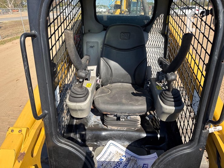 2018-caterpillar-299d2-image-23