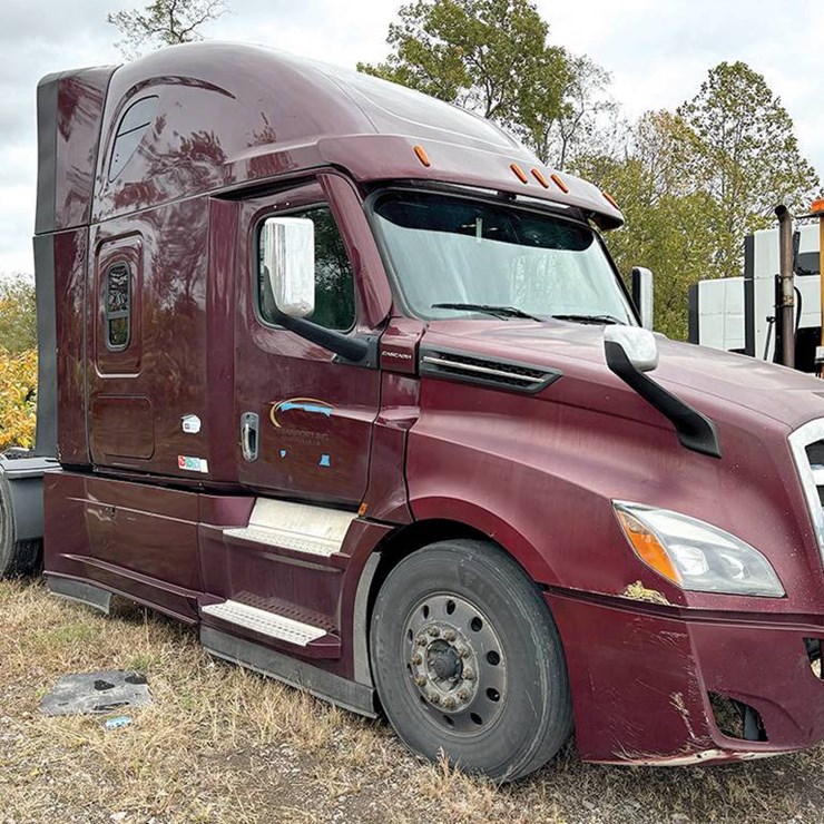 2022 FREIGHTLINER CASCADIA 126