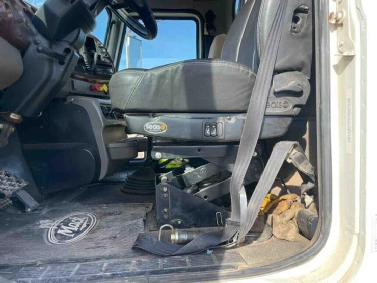 2007-mack-chn613-image-35