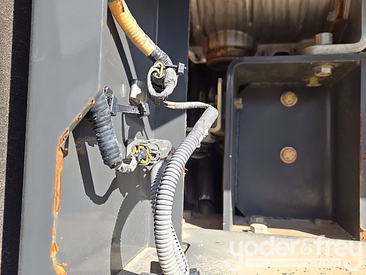 2021-case-cx210-lc-image-113