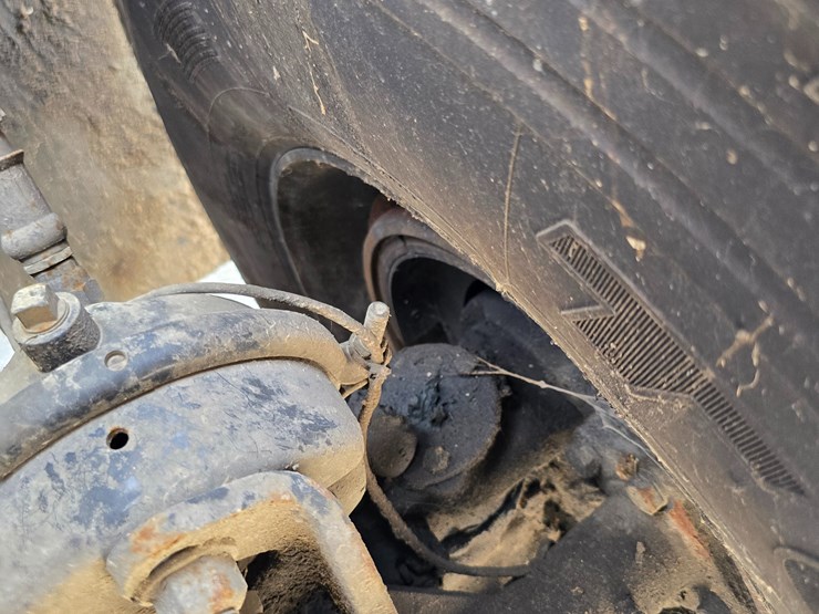 2003-peterbilt-320-image-81