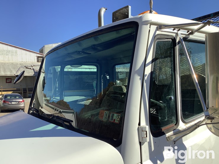 1998-freightliner-fl80-image-11