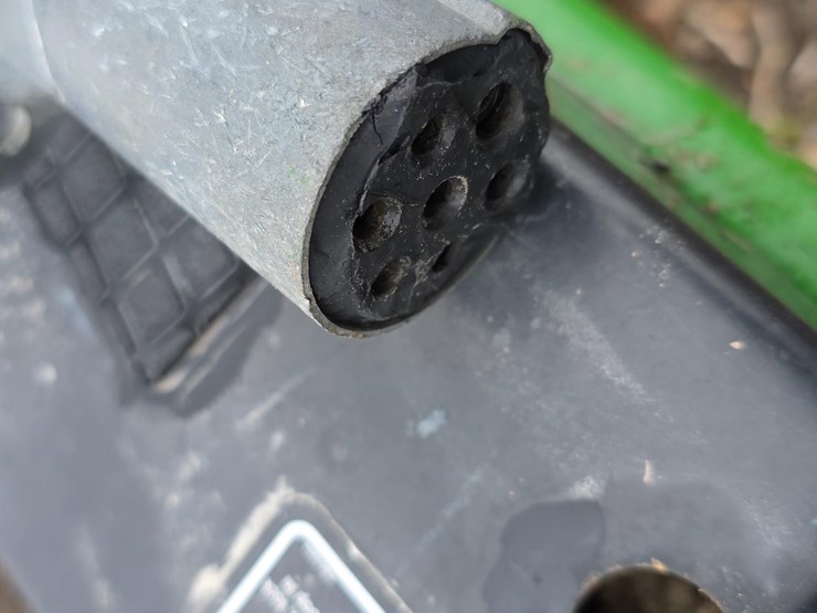 unverferth-brent-gt-644-gravity-wagon-image-10