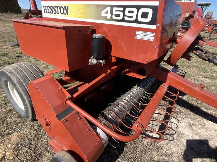 2001-hesston-4590-image-15