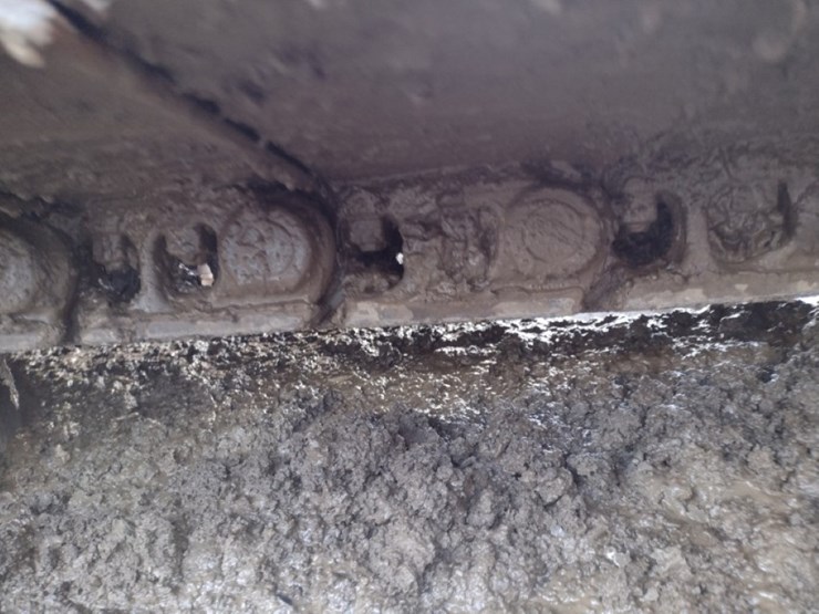 caterpillar-325d-image-28