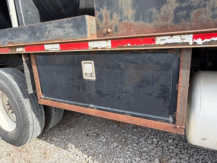 peterbilt-357-image-19