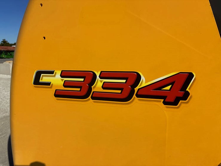new-holland-c334-image-22