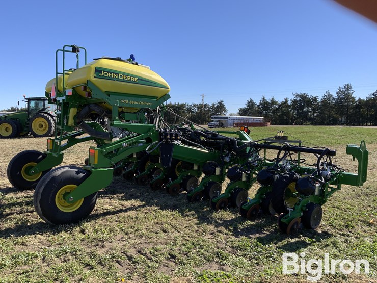 john-deere-dr12-image-5