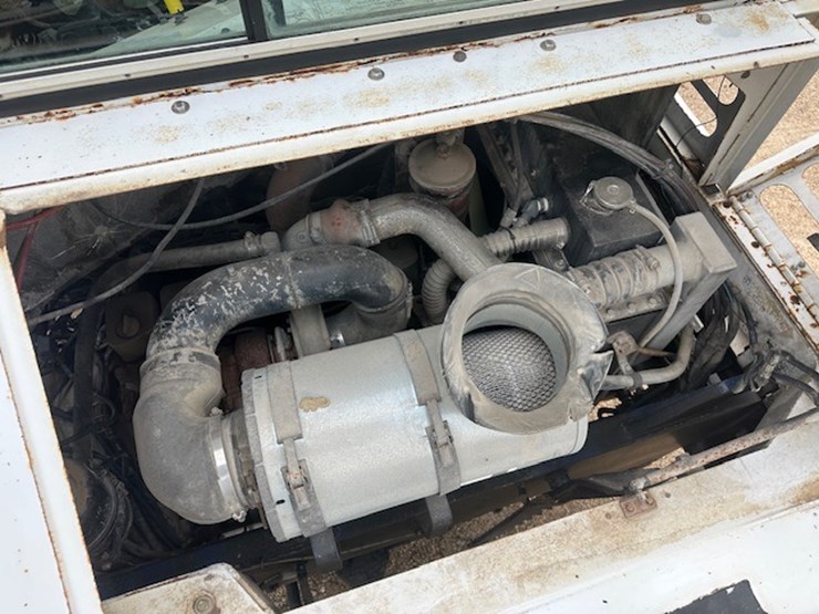 2004-capacity-tj7000-image-42