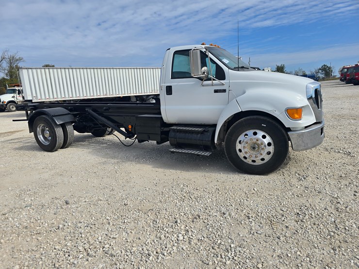 2004-ford-f650-image-34