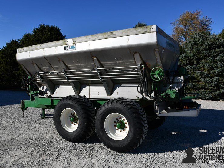 bbi-magnaspread-pull-type-spreader-image-7