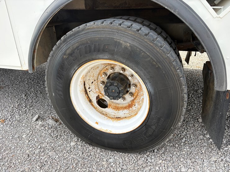 2002-international-4700-image-14