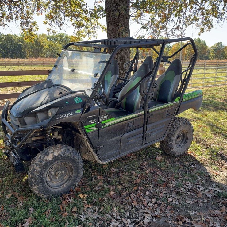 Kawasaki Teryx 4 Side x Side, 4 seater, V-Twin 800, Runs and Operates as should, Power Steering, 3,327 miles, 4wd, front winch, rear dump bed, windshield, doors,