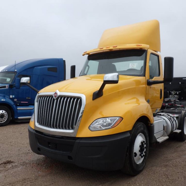 2019 INTERNATIONAL LT