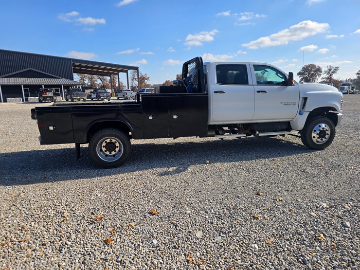 chevrolet-silverado-5500hd-image-32