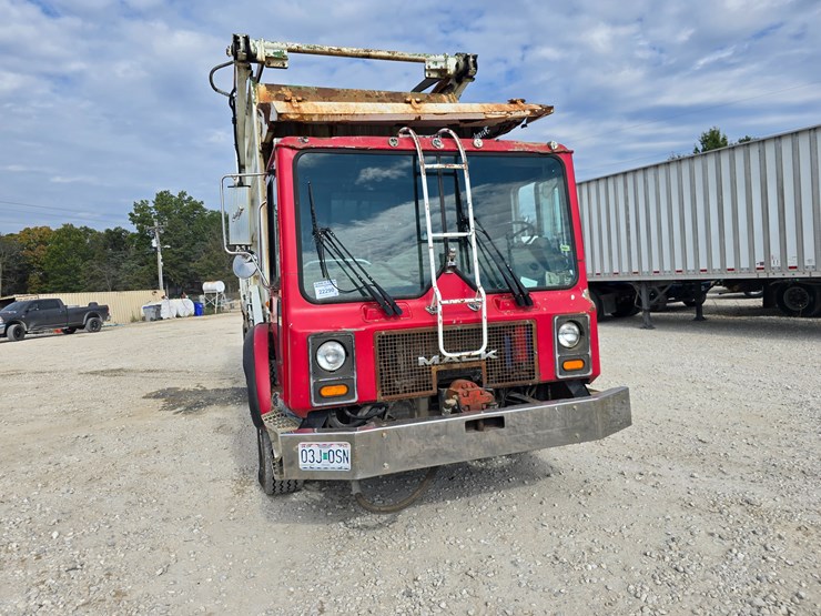 1996-mack-mr688s-image-42