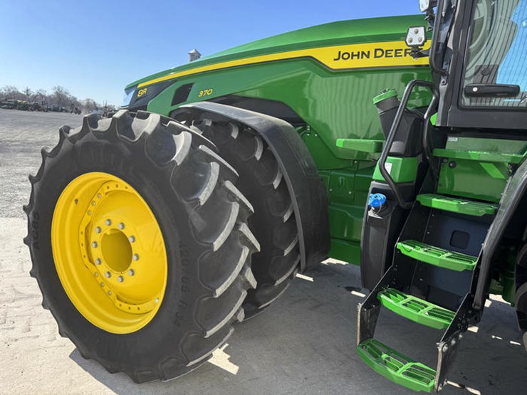 john-deere-8r-370-image-30