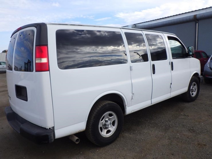 2008-chevrolet-express-1500-image-3