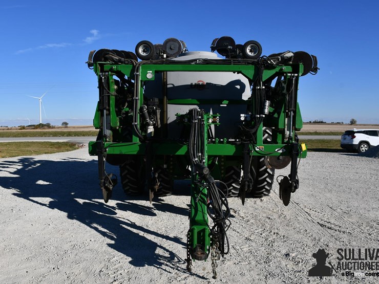 unverferth-2600-nutrimax-liquid-fertilizer-applicator-image-2