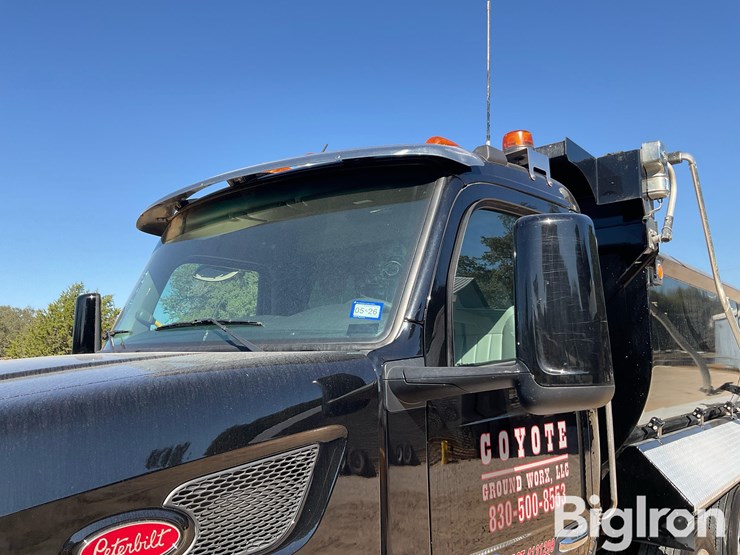 peterbilt-567-image-9