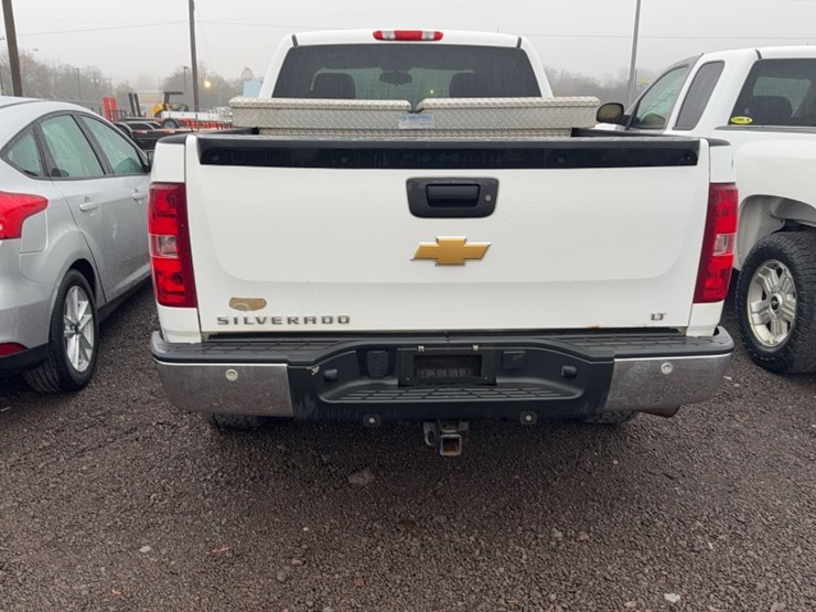 #3017-•-2013-chevy-silverado-z71-pickup-truck-image-9