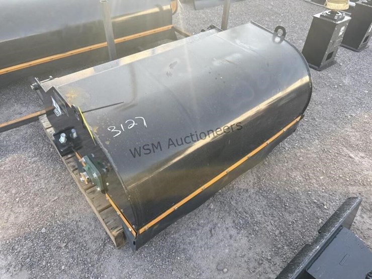 2025-giyi-bs43-boxbroom-for-stand-up-skid-steer-image-1