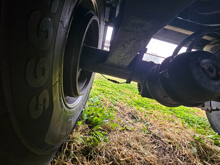 2017-timpte-hopper-bottom-image-32