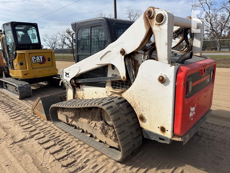 2022-bobcat-t740-image-2