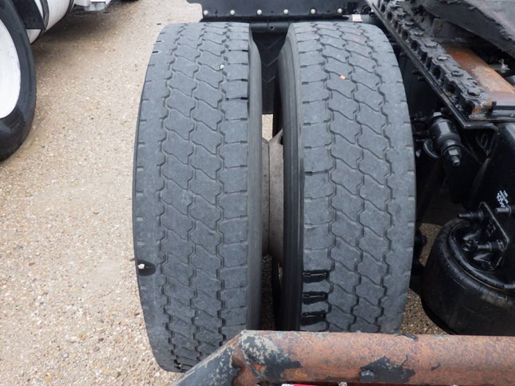 2018-freightliner-cascadia-125-image-10