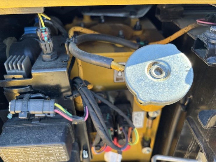 2021-caterpillar-302.7cr-image-46