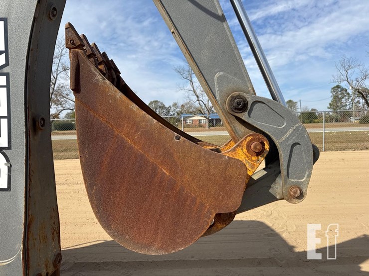 2010-deere-310j-image-21