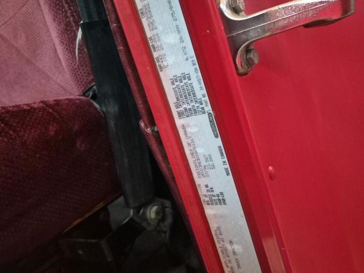 freightliner-fld120-image-23