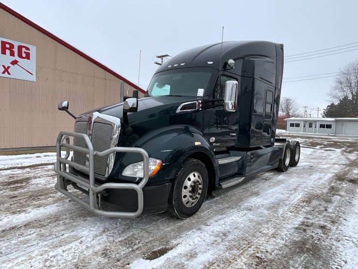2020-kenworth-t680-image-2