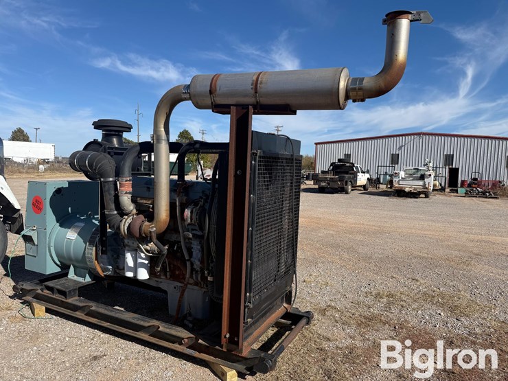 marathon-magna-200kw-skid-mounted-diesel-generator-image-1