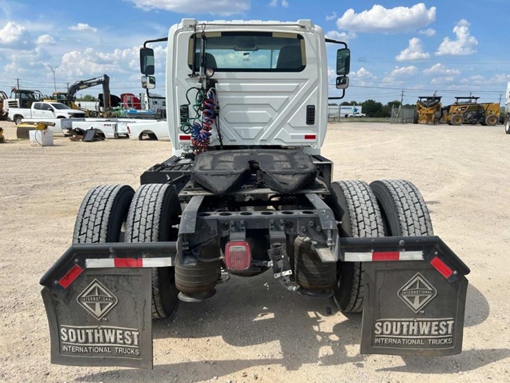 international-durastar-4400-image-5